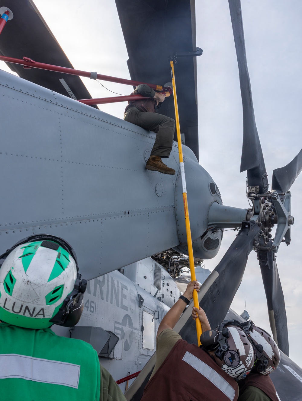26th Marine Expeditionary Unit’s Type Commanders Amphibious Training | HMH-461 conduct maintenance aboard the USS Arlington