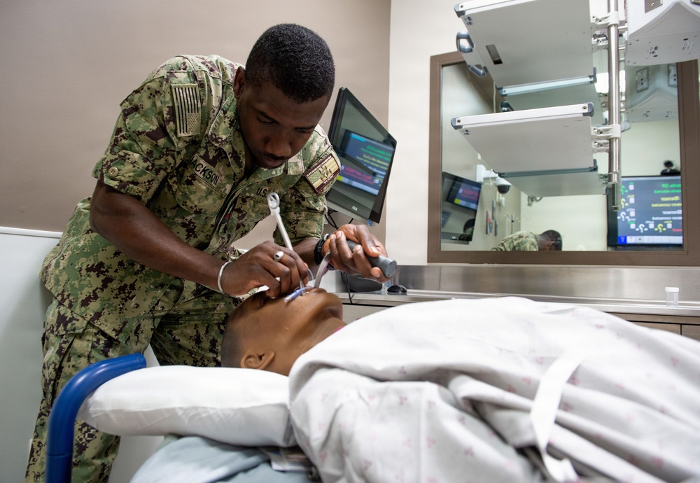 Reservists Participate in Medical Training at NMCSD