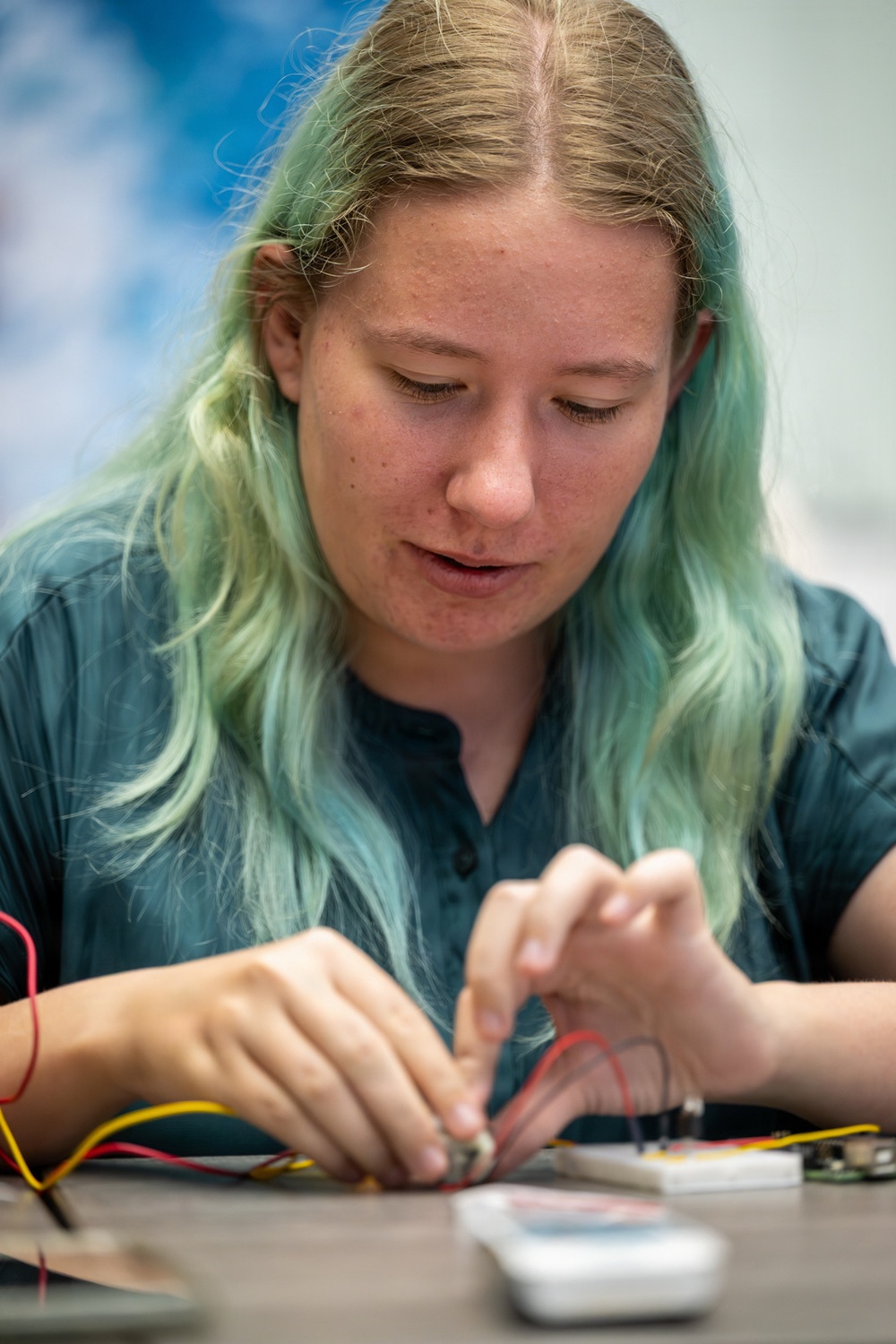 College Students Learn by Teaching in Fathomwerx Fridays Workshop Series