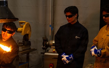 College Students Learn by Teaching in Fathomwerx Fridays Workshop Series