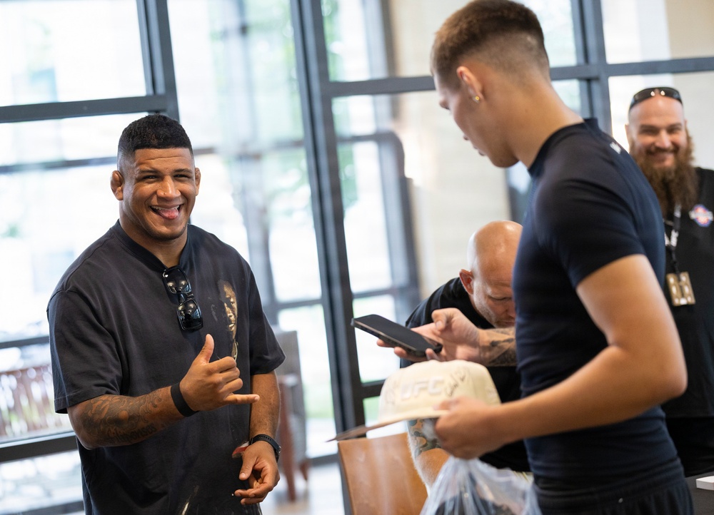 In Their Corner: UFC Visits Walter Reed Warriors