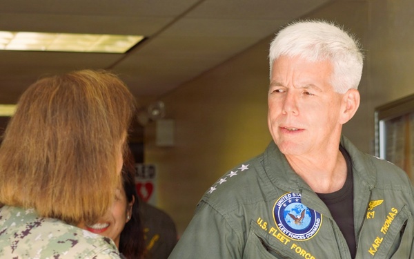 U.S. Fleet Forces Commander Visits Naval Health Research Center, Praises Innovations in Warfighter Health and Readiness