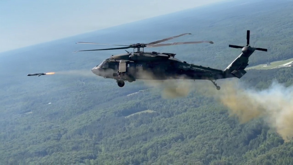 Army conducts successful Launched Effects-Medium Range flight test on Black Hawk, accelerating aviation modernization