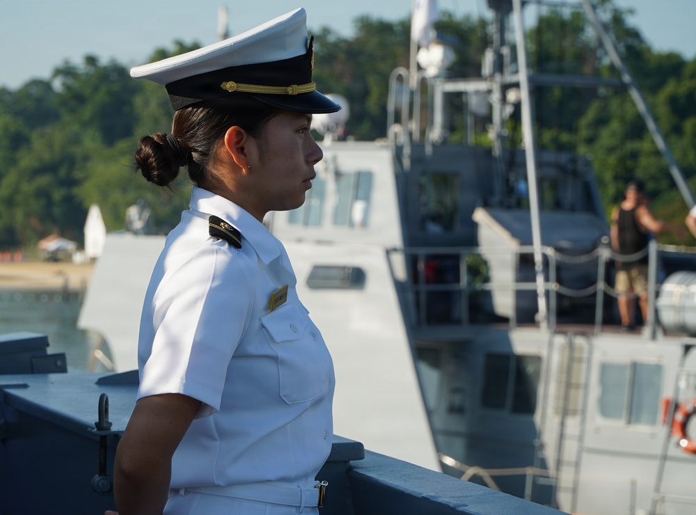 U.S. Naval Academy Midshipmen celebrate maritime heritage during Sail Yorktown Festival