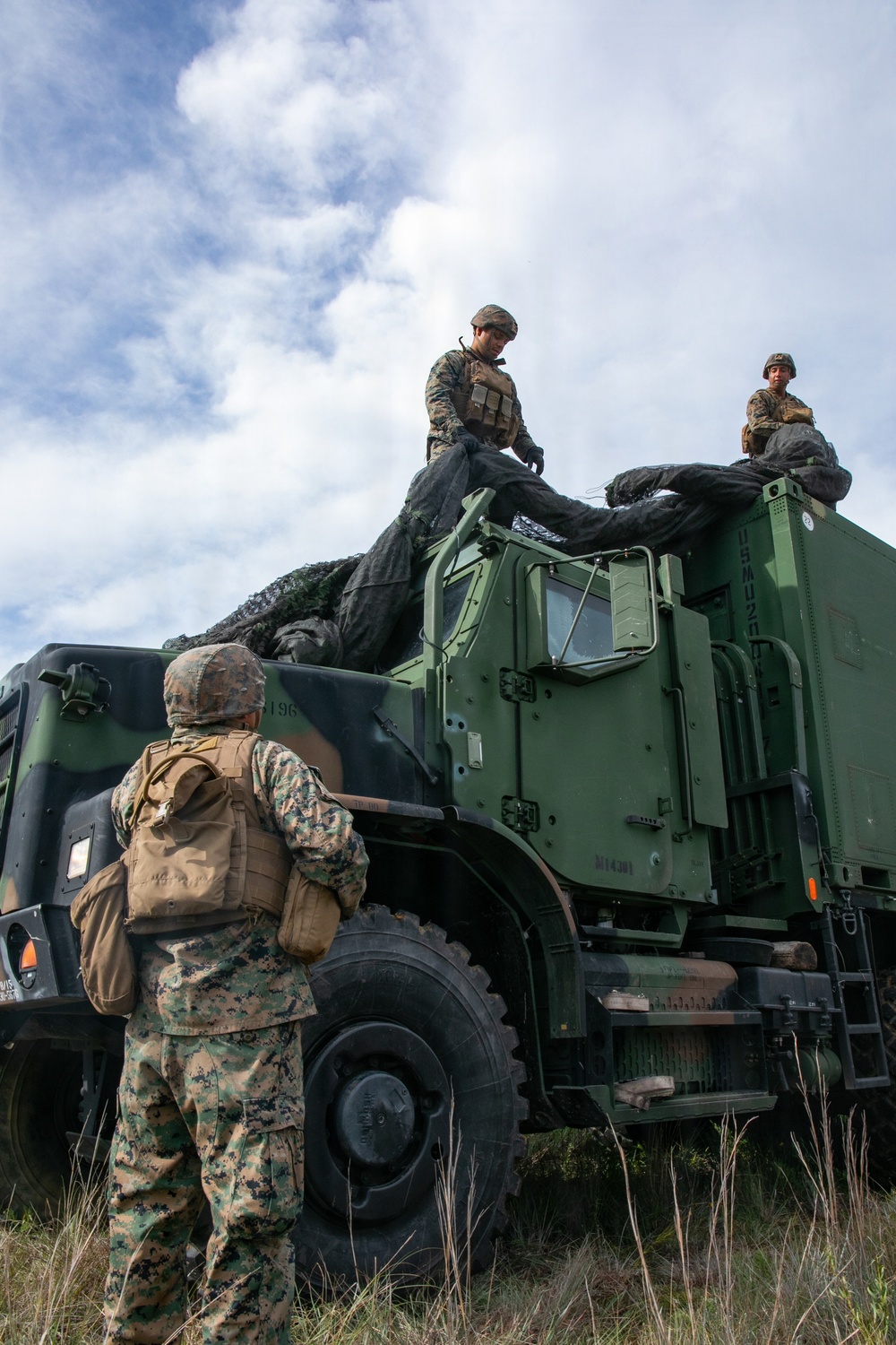 14th Marines establish field communications