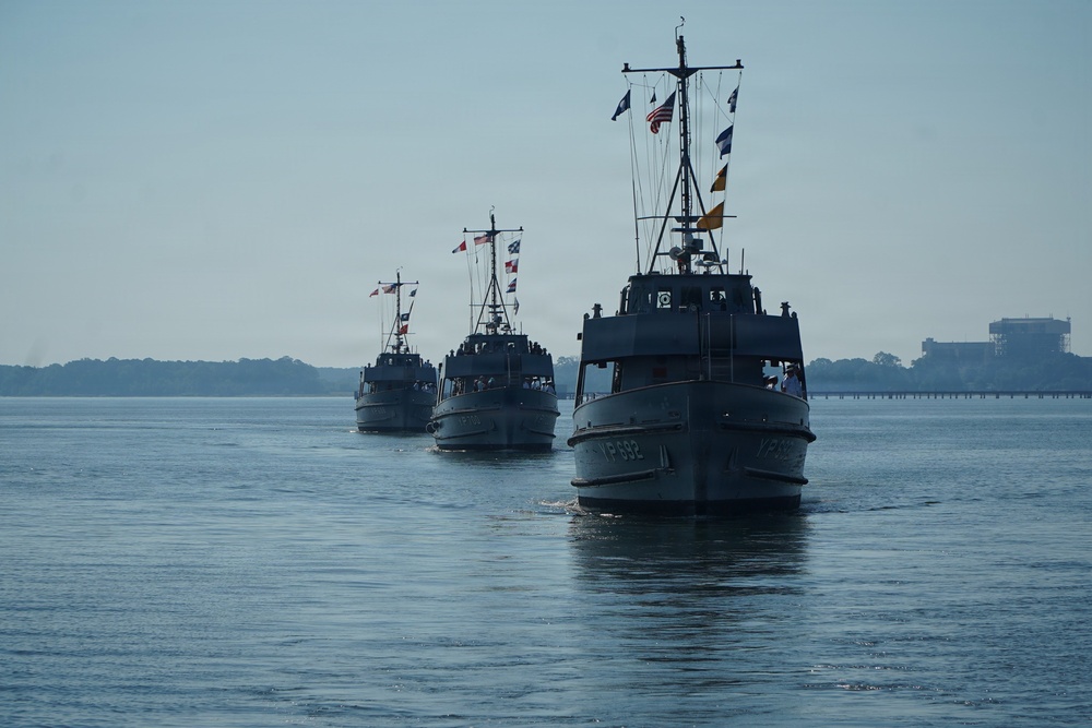 U.S. Naval Academy YPs celebrate maritime heritage during Sail Yorktown Festival