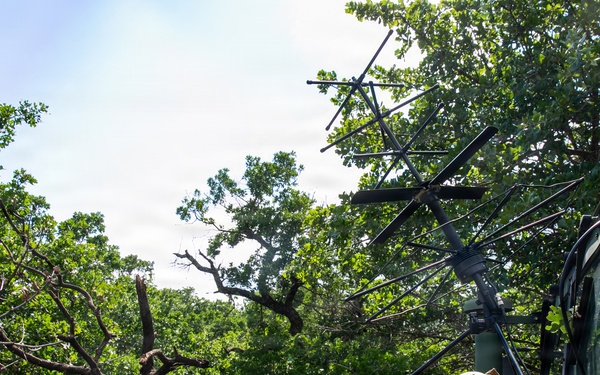 14th Marines establish field communications