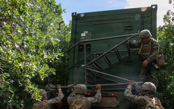 14th Marines establish field communications