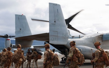 VMM-363 supports 25th Infantry Division during air assault training exercise