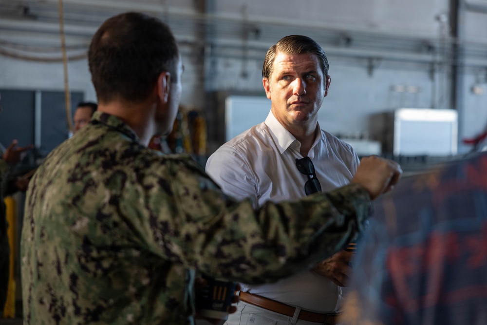 ASW Derrick Anderson Visits Naval Special Warfare Group Eight