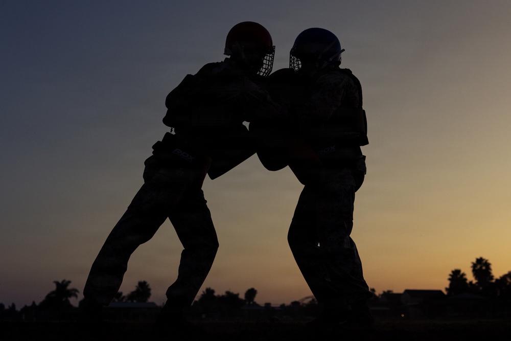 CLR-17 Marines, Sailors compete in pugil stick bouts
