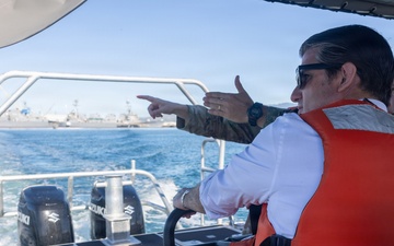 ASW Derrick Anderson Visits Naval Special Warfare Group Eight
