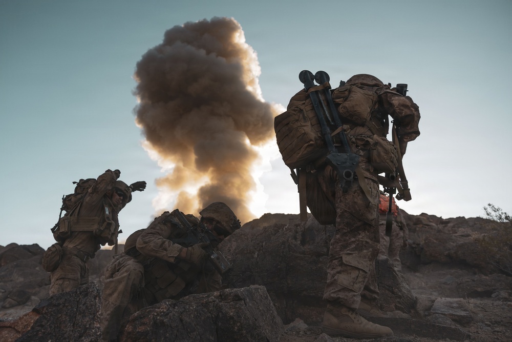 1st Battalion, 24th Marines Conduct Platoon Attack at Range 400