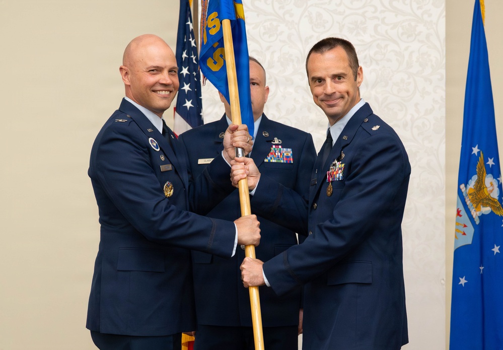 375th Comptroller Squadron welcomes new commander