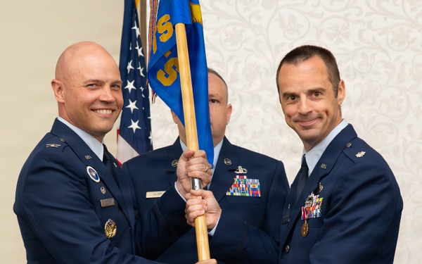 375th Comptroller Squadron welcomes new commander