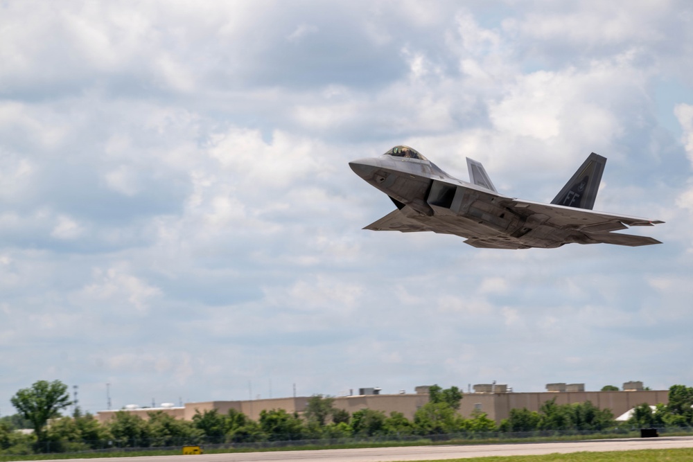 Virginia Air National Guard F-22 Raptors Train Alongside Finnish F-35s at Ebbing ANGB