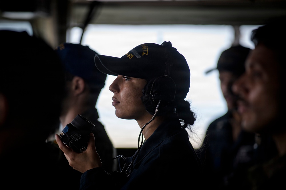USS Nimitz Pulls into Mayport, Florida