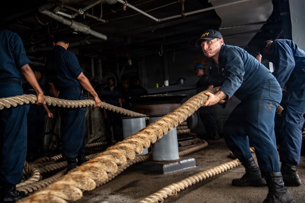 Nimitz Pulls Into Mayport