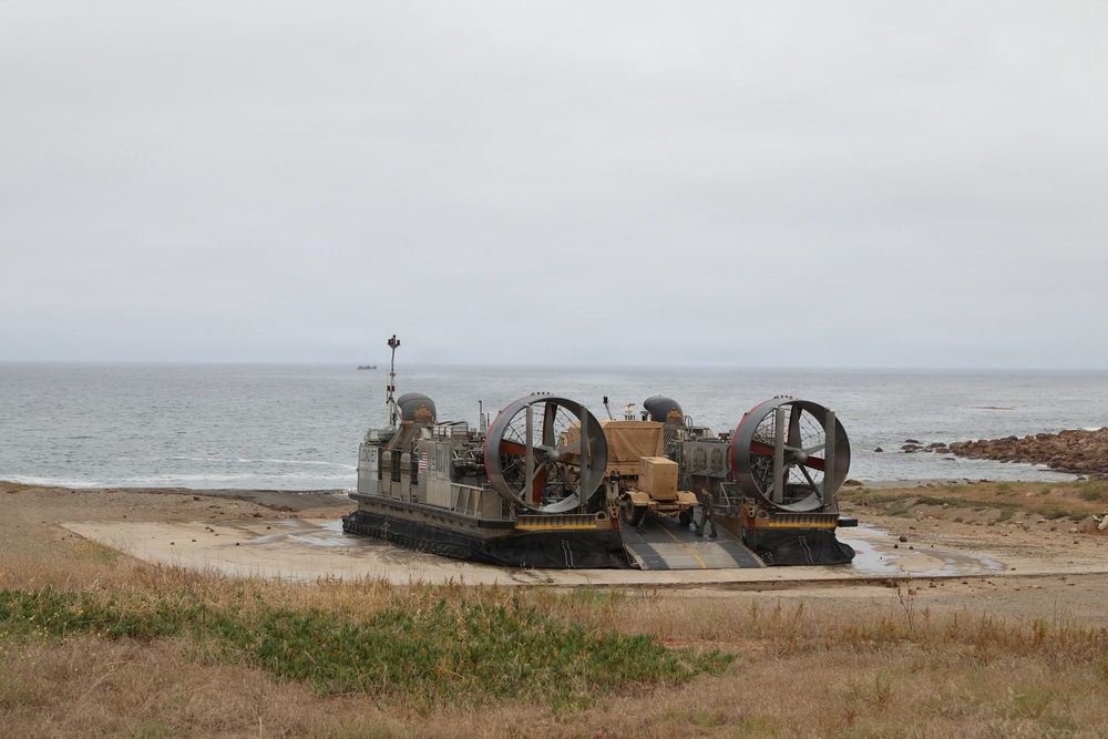 40th ID DTAC ends time at San Clemente Island, returns via LCACs