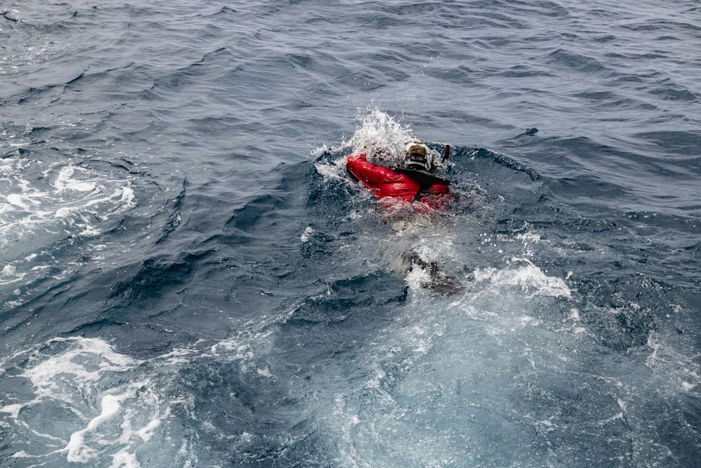 VMM-165 conducts Search and Rescue training