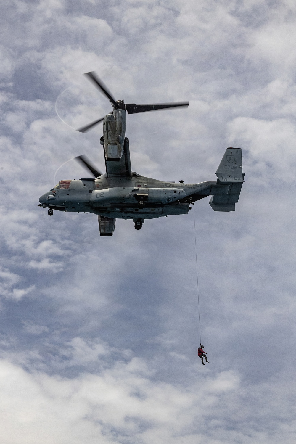 VMM-165 conducts search and rescue training
