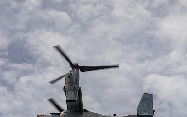 VMM-165 conducts search and rescue training