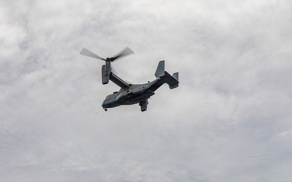 VMM-165 conducts search and rescue training