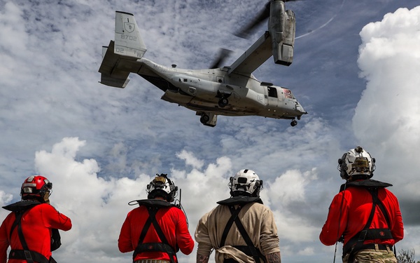 VMM-165 conducts search and rescue training