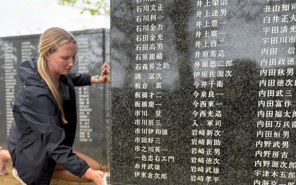 Army Volunteers participate in memorial park cleanup