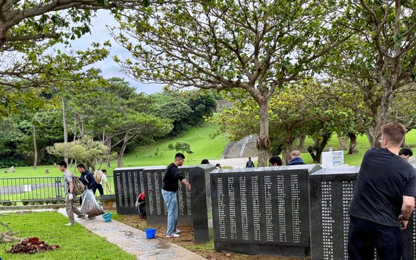 Army Volunteers participate in memorial park cleanup