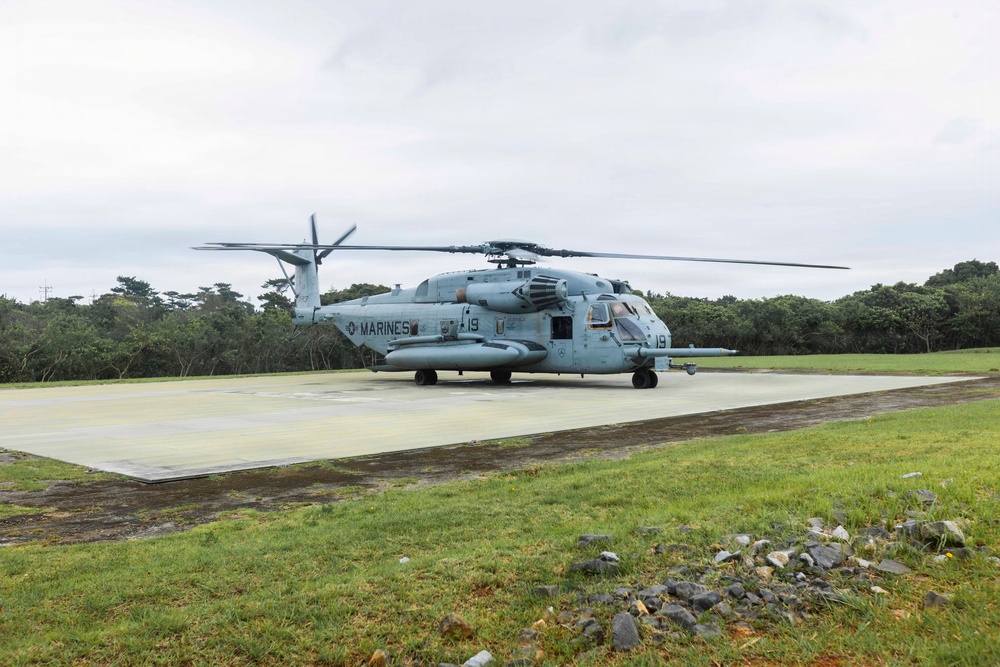 5th Air Naval Gunfire Liaison Company Marines conduct close air support
