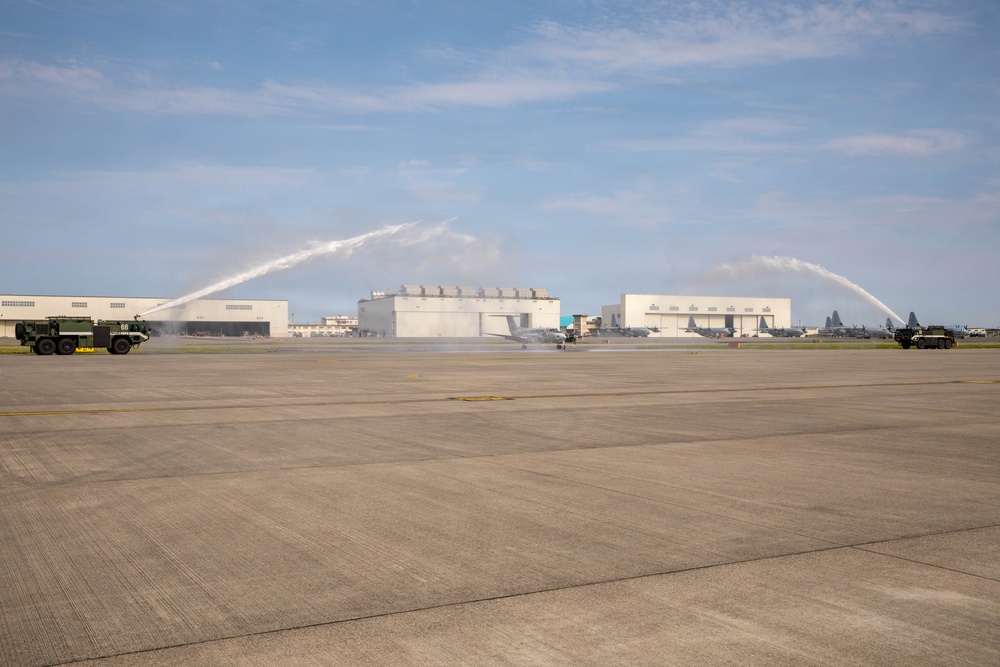 Maj. Weeks' final flight at MCAS Iwakuni