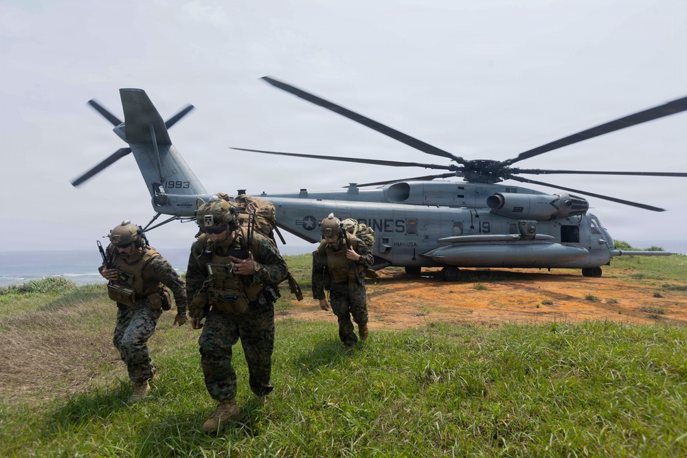 5th Air Naval Gunfire Liaison Company Marines conduct close air support