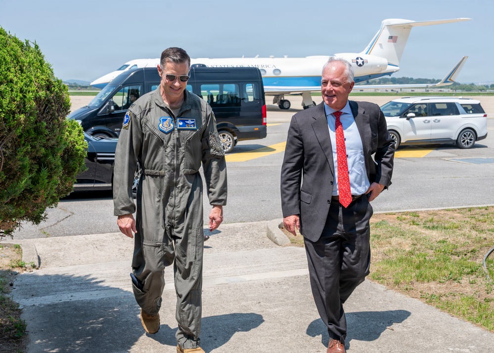 Under Secretary of War for Personnel and Readiness visits Osan Air Base