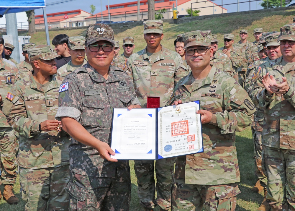 65th Medical Brigade Welcomes New Commander in Change of Command Ceremony