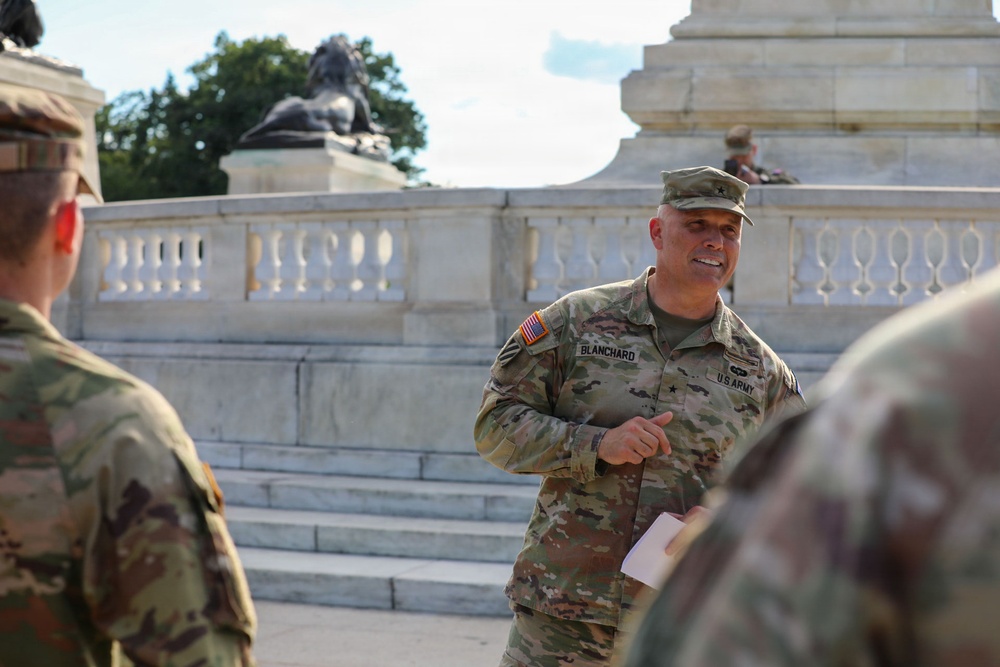 Idaho Guardsmen Reenlist at Grant Memorial