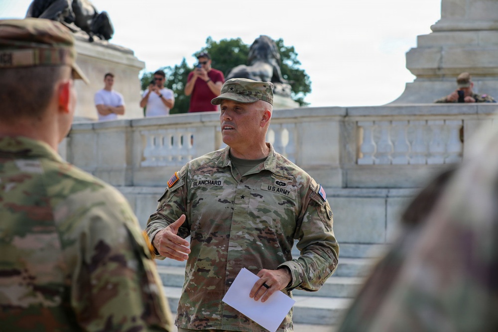 Idaho Guardsmen Reenlist at Grant Memorial