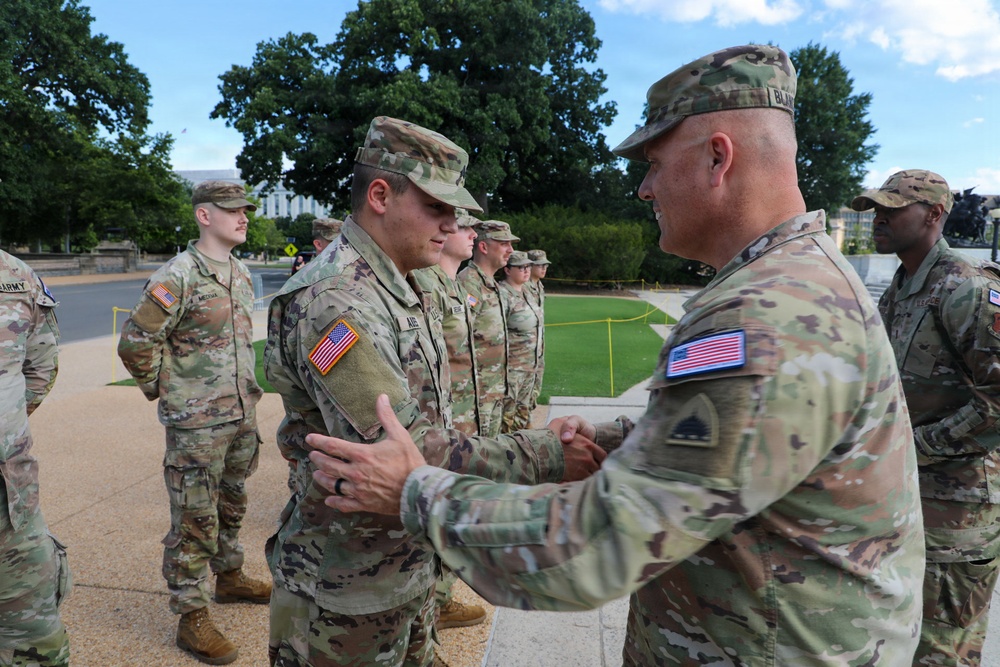 Idaho Guardsmen Reenlist at Grant Memorial