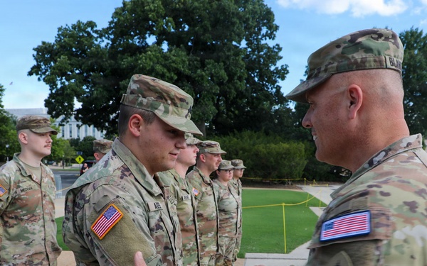 Idaho Guardsmen Reenlist at Grant Memorial