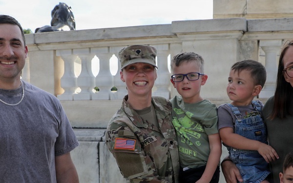 Idaho Guardsmen Reenlist at Grant Memorial