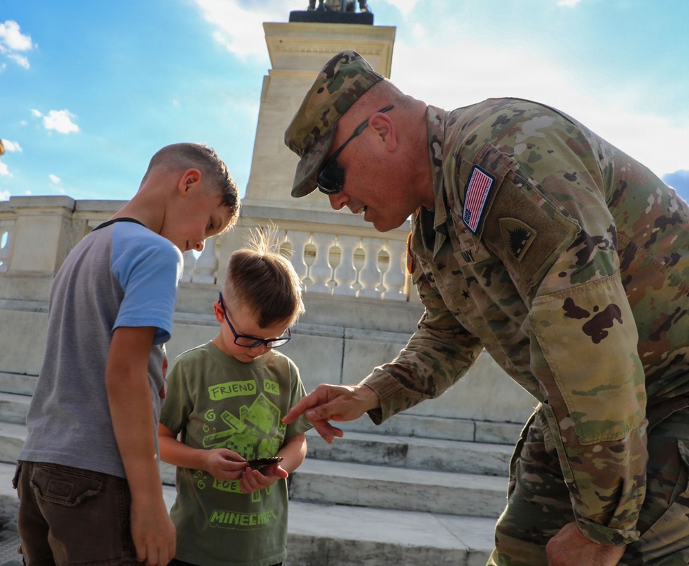 Idaho Guardsmen Reenlist at Grant Memorial