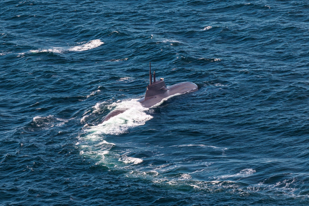 HSC-28, German Type 212A Attack Submarine (U-34) Conduct Casualty Evacuation Training