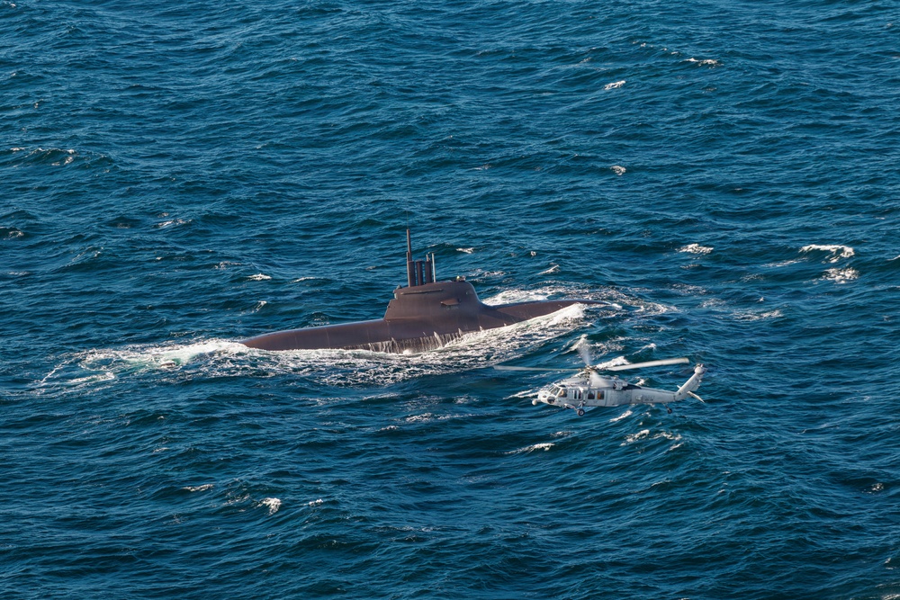 HSC-28, German Type 212A Attack Submarine (U-34) Conduct Casualty Evacuation Training