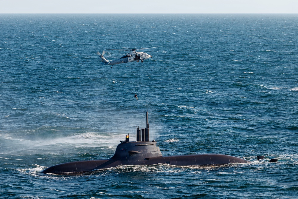 HSC-28, German Type 212A Attack Submarine (U-34) Conduct Casualty Evacuation Training