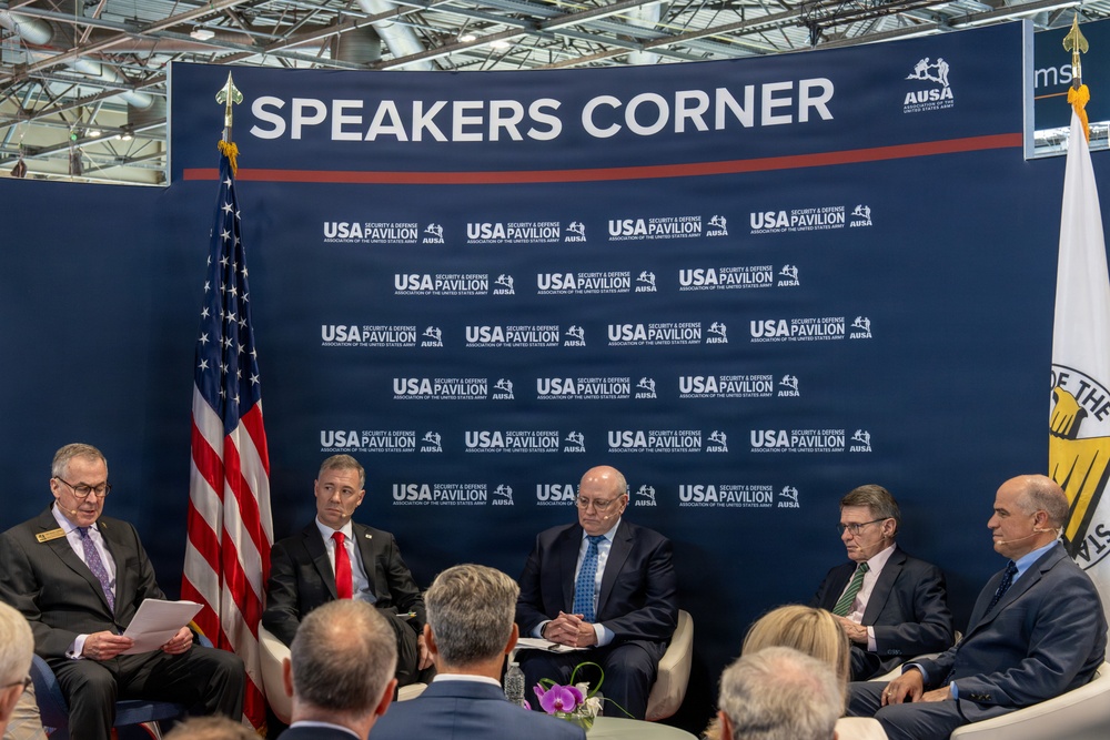 Army leaders discuss transatlantic industrial cooperation at Eurosatory 2026