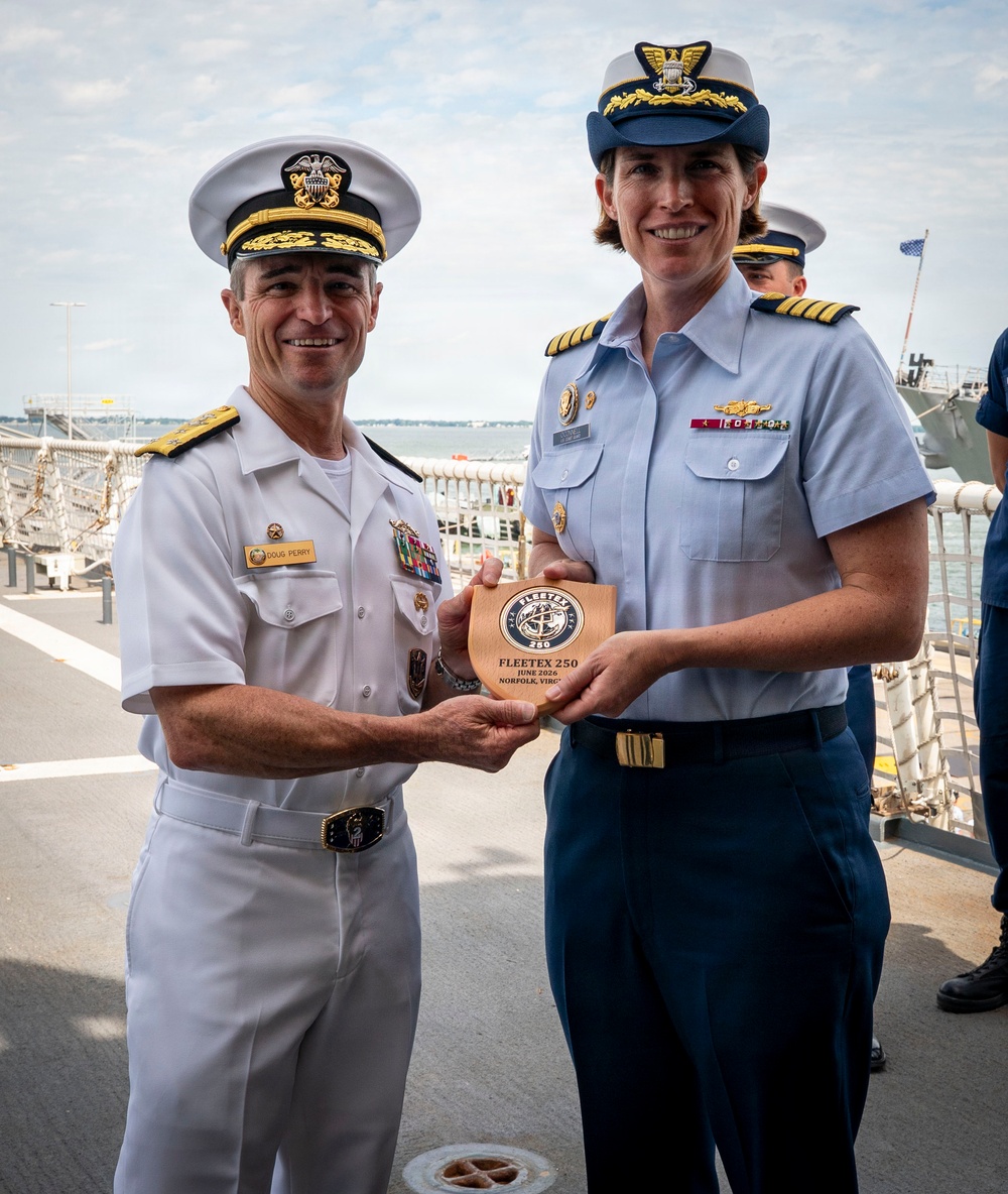 Commander, U.S 2nd Fleet Visits USCG Stone