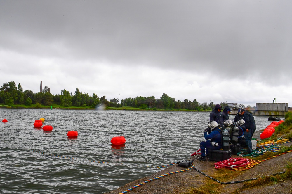 Underwater Construction Team (UCT) One Construction Dive Detachment Charlie conducts Dive Opeartions during BALTOPS 2026
