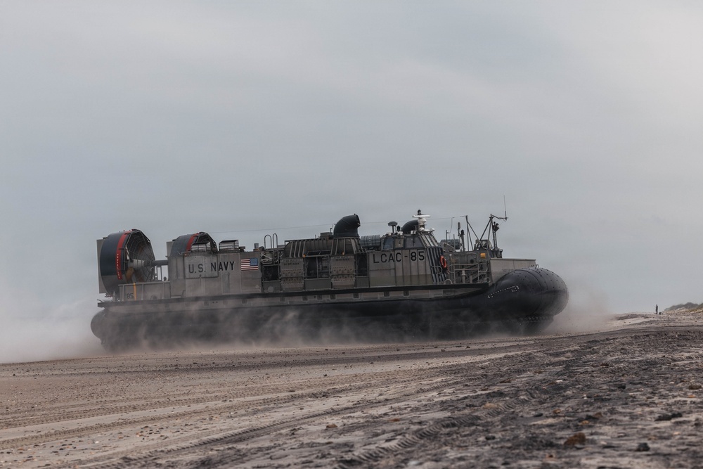 26th Marine Expeditionary Unit’s Type Amphibious Commander’s Training | LCAC Offload at MCB Camp Lejeune
