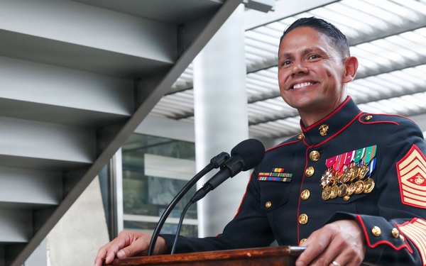 Sergeant Major of the Marine Corps hosts author of "Terminal Lance" at Marine Barracks Washington Sunset Parade