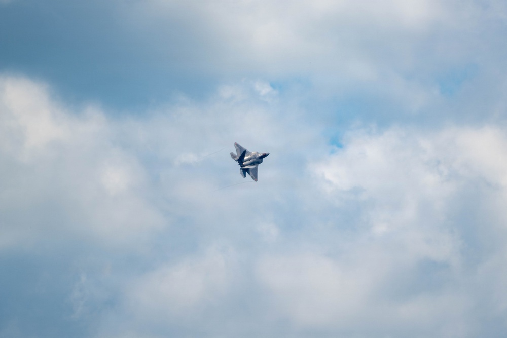 Virginia Air National Guard F-22 Raptors Train Alongside Finnish F-35s at Ebbing ANGB